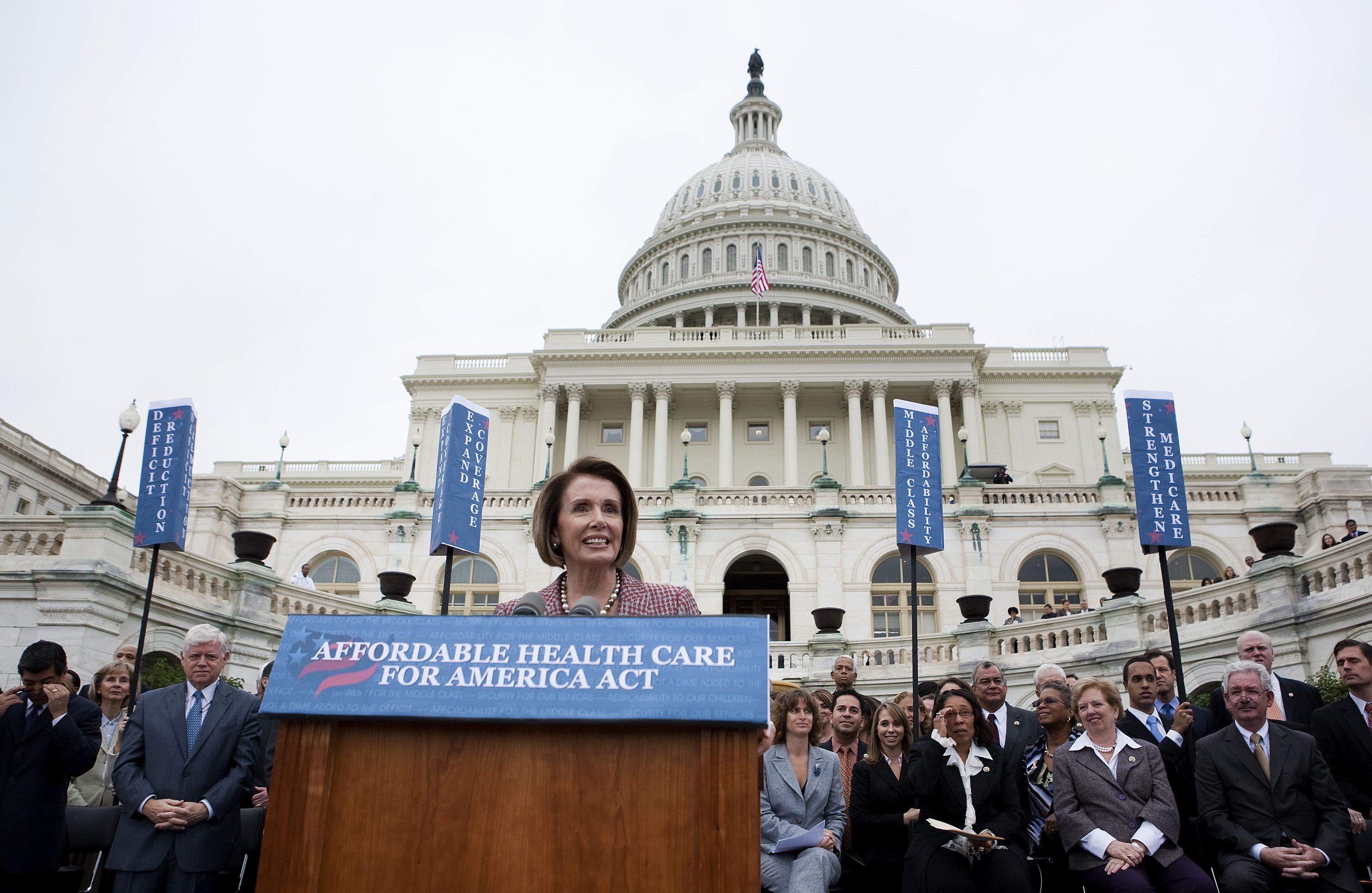 Speaker of the House Nancy Pelosi unveils the House Democrat's Healthcare plan on Capitol Hill in Washington October 29, 2009.  REUTERS/Joshua Roberts   (UNITED STATES POLITICS HEALTH)