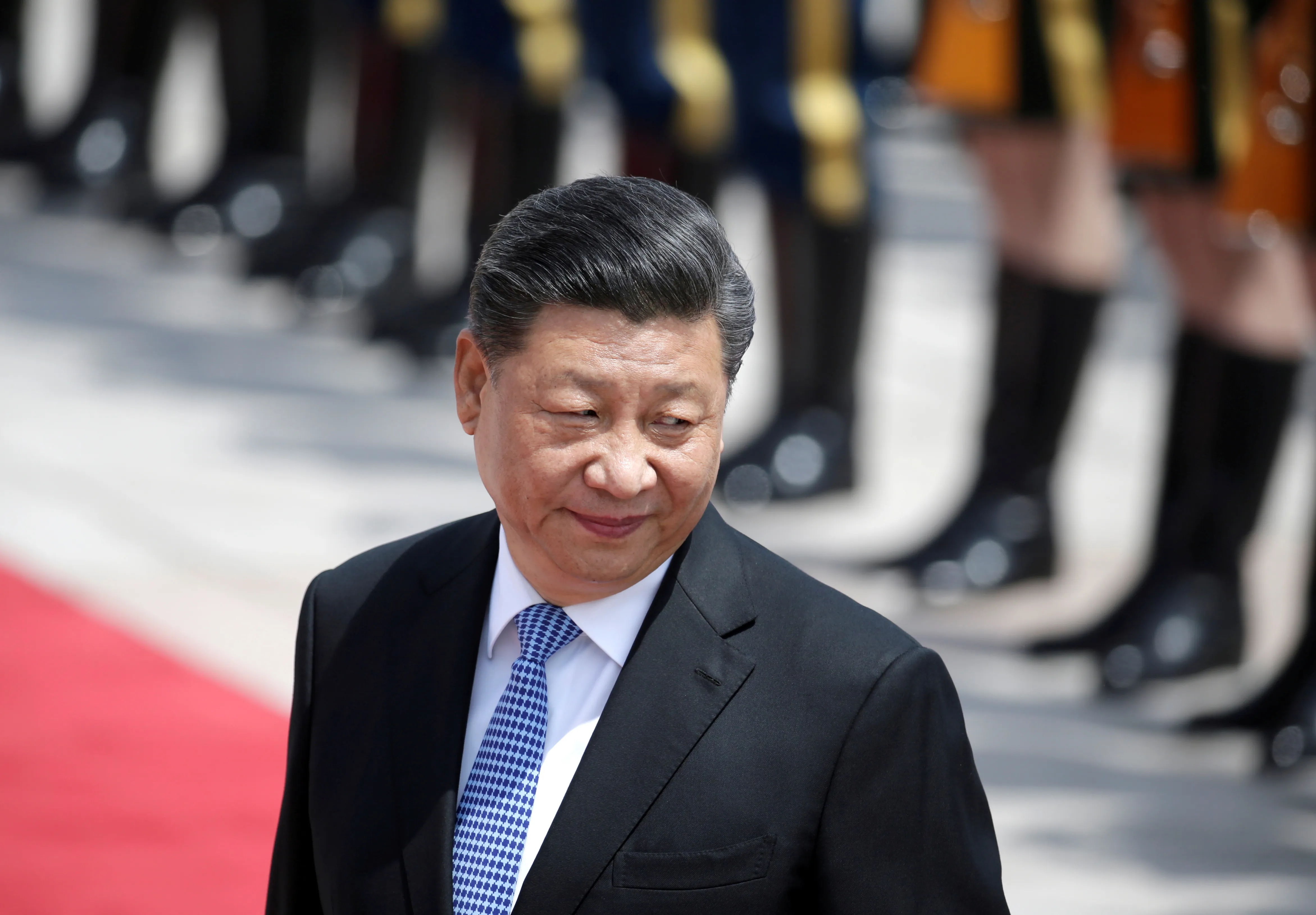 FILE PHOTO: Chinese President Xi Jinping attends a welcoming ceremony for Greek President Prokopis Pavlopoulos outside the Great Hall of the People, in Beijing, China May 14, 2019. REUTERS/Jason Lee/File Photo