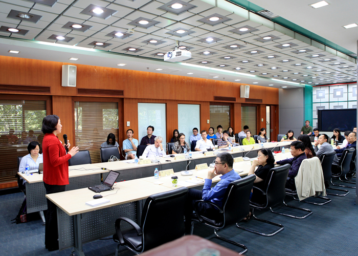 Lu Bei talks on China's pension system reform