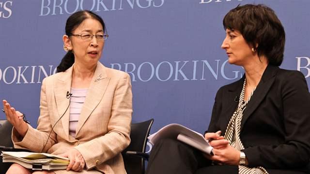 Vice Minister Atsuko Muraki and Brookings Senior Fellow Mireya Solís, September 25, 2013 (photo credit: Paul Morigi)
