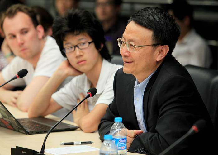 Jia Qingguo makes comment