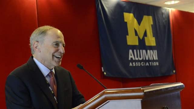 Ken Lieberthal giving keynote speech at Michigan Alumni Association event