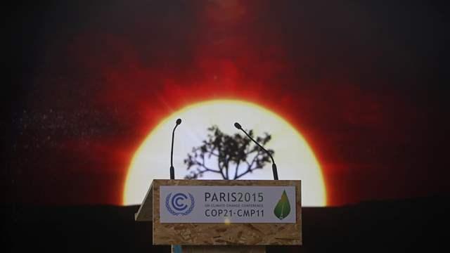 cop21_podium001_16x9