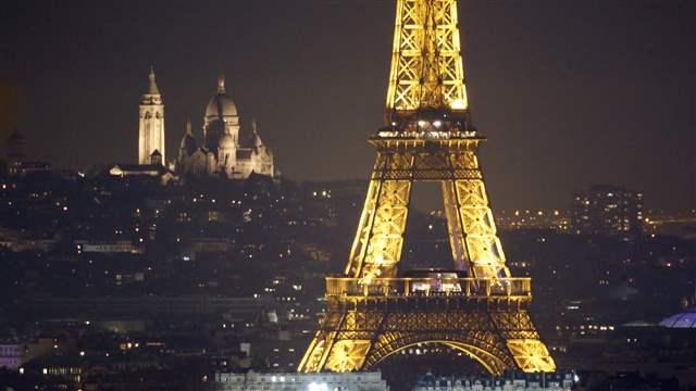 eiffel_tower_sacre_coeur_basilica001_16x9