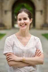 Stephanie Owen headshot