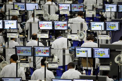 factory_tech_workers001