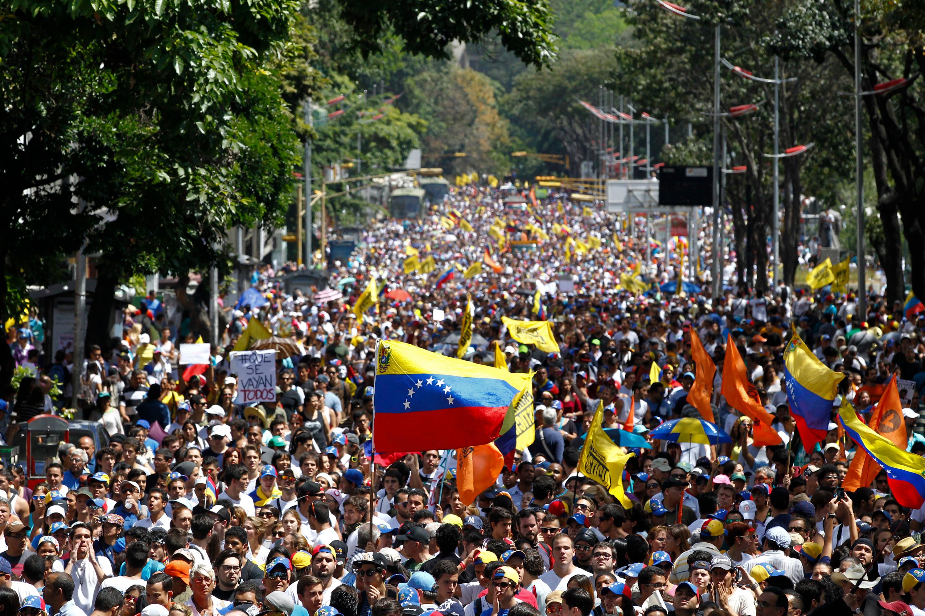 https://www.brookings.edu/wp-content/uploads/2016/06/venezuela_demonstrators001.jpg?quality=75