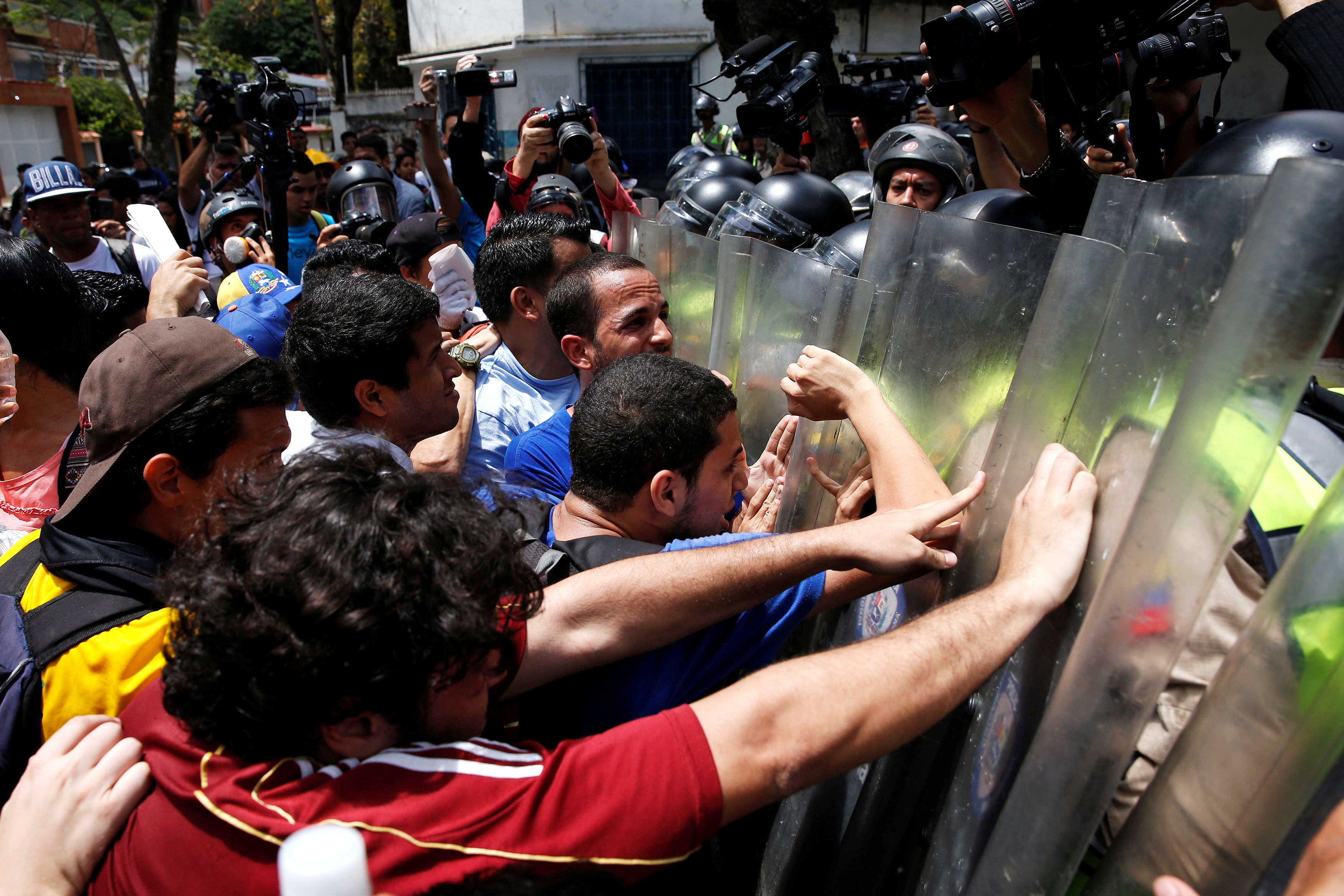 venezuela_police003