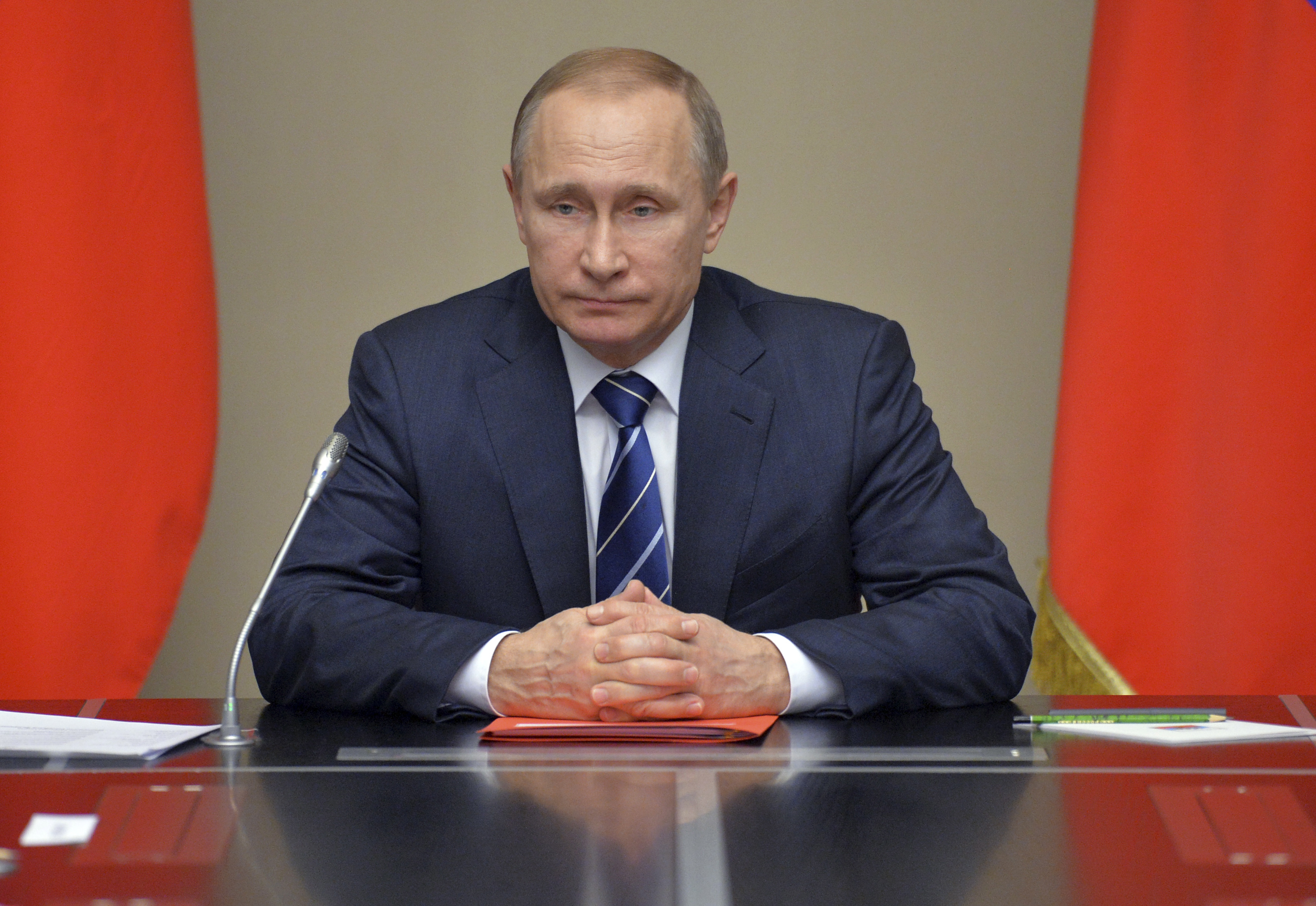 Should Vladimir Putin be concerned about the Russian economy?