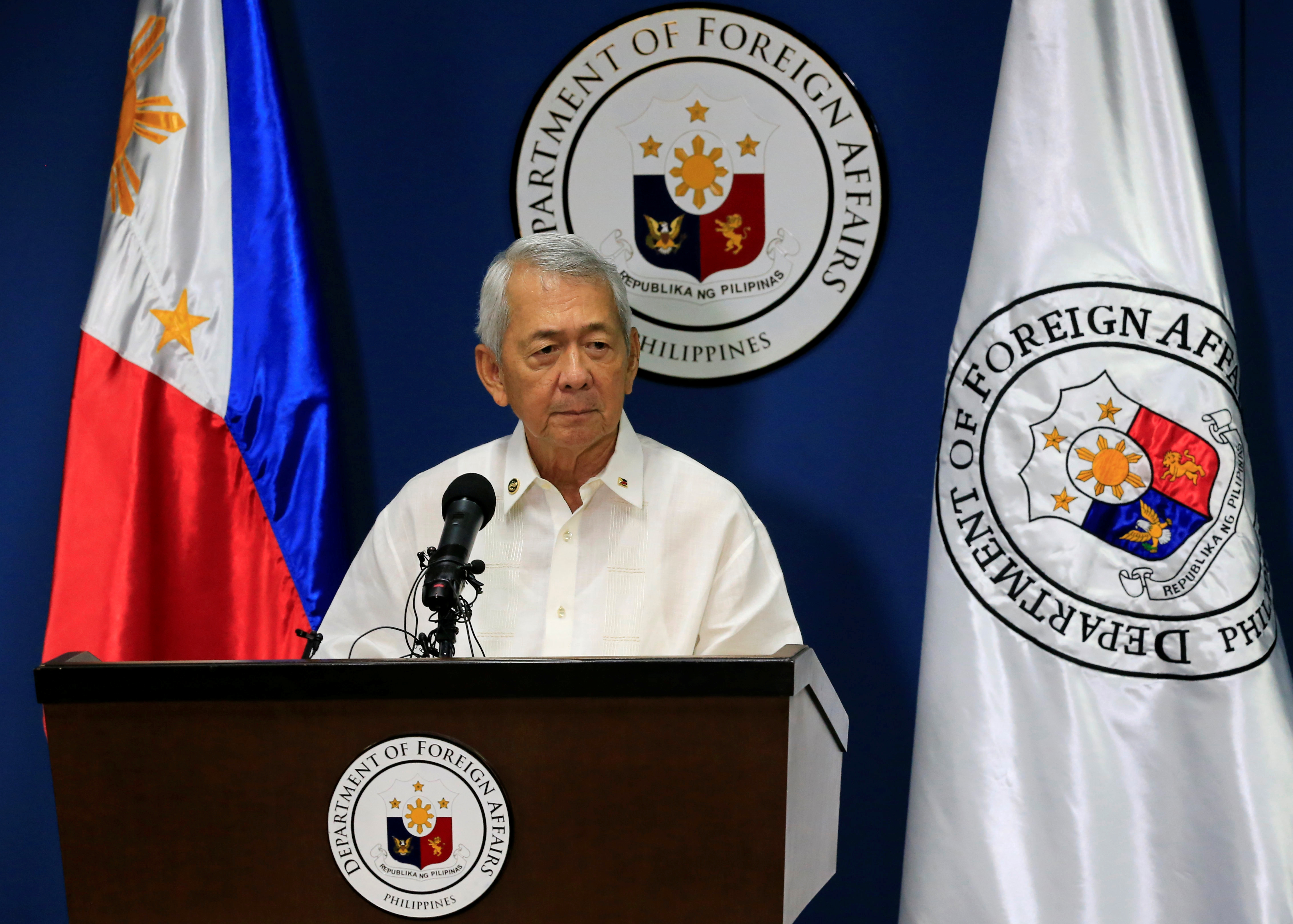 Philippine Foreign Secretary Perfecto Yasay gives a brief statement regarding the tribunal ruling on the South China Sea during a news conference at the Department of Foreign Affairs headquarters in Pasay city, metro Manila, Philippines July 12, 2016. REUTERS/Romeo Ranoco