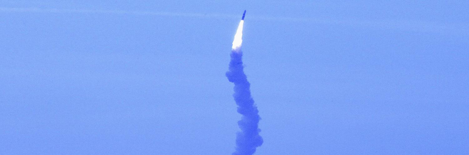 France's missile M51 soars into the air during its first test in Biscarosse November 9, 2006. In a project to modernise France's nuclear arsenal, the M51 will weigh half again as much as the existing M45, allowing it to carry up to six warheads over an intercontinental range. REUTERS/Regis Duvignau