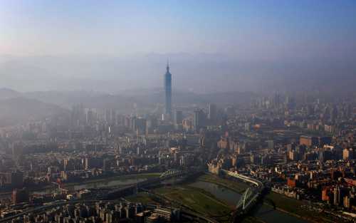 REUTERS/Nicky Loh - The Taipei city skyline in 2009