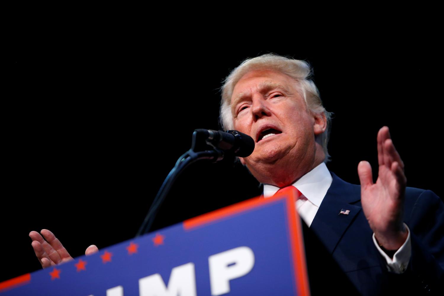 Republican U.S. Presidential nominee Donald Trump attends a campaign event at the Ocean Center in Daytona Beach, Florida August 3, 2016. REUTERS/Eric Thayer - RTSKXKL