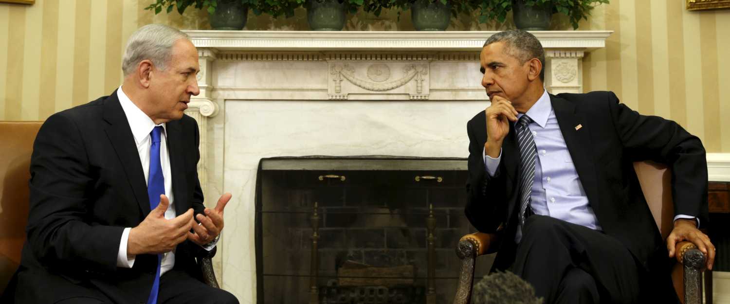 U.S. President Barack Obama meets with Israeli Prime Minister Benjamin Netanyahu in the Oval office of the White House in Washington November 9, 2015. The two leaders meet here today for the first time since the Israeli leader lost his battle against the Iran nuclear deal, with Washington seeking his re-commitment to a two-state solution with the Palestinians. REUTERS/Kevin Lamarque - RTS66HY