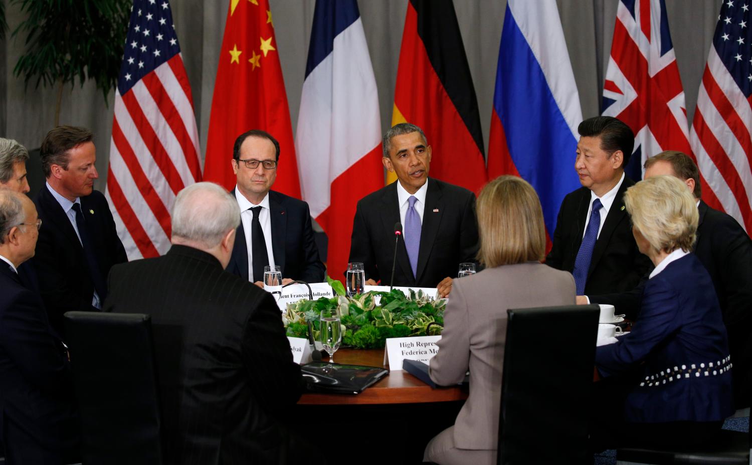 REUTERS/Kevin Lamarque - President Barack Obama hosts members of the P5+1 groupat the Nuclear Security Summit.