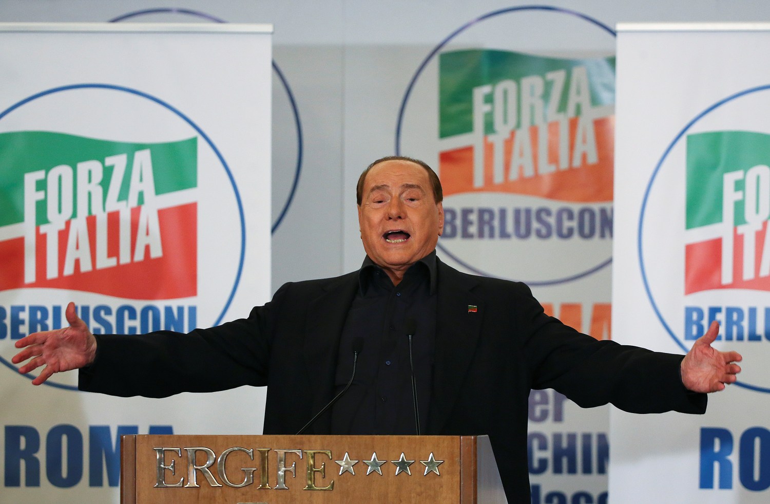 Former Italian prime minister Silvio Berlusconi gestures as he makes his speech during a presentation of Rome's mayoral candidate Alfio Marchini (not seen) in Rome, Italy May 10, 2016 REUTERS/Alessandro Bianchi TPX IMAGES OF THE DAY - RTX2DP3I