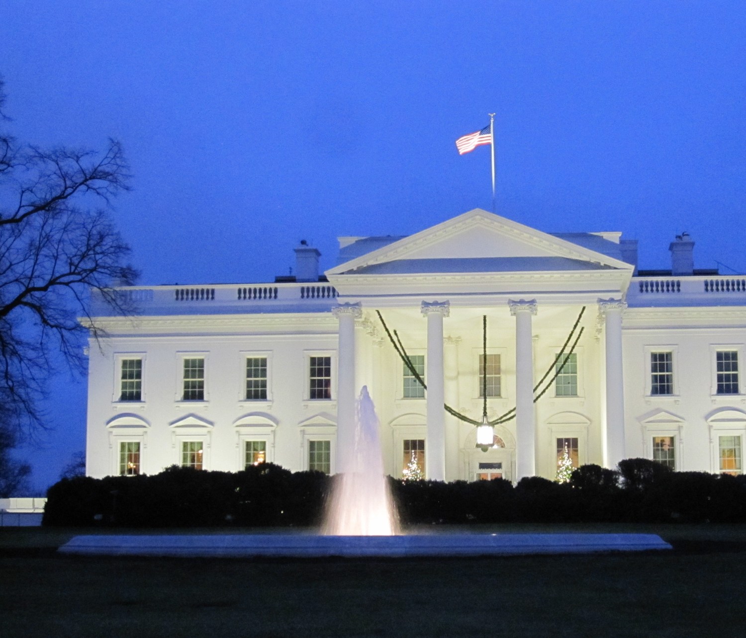 FLICKR/Tom Lohdan -A photo of the front of the White House in twilight taken on December, 25, 2009.