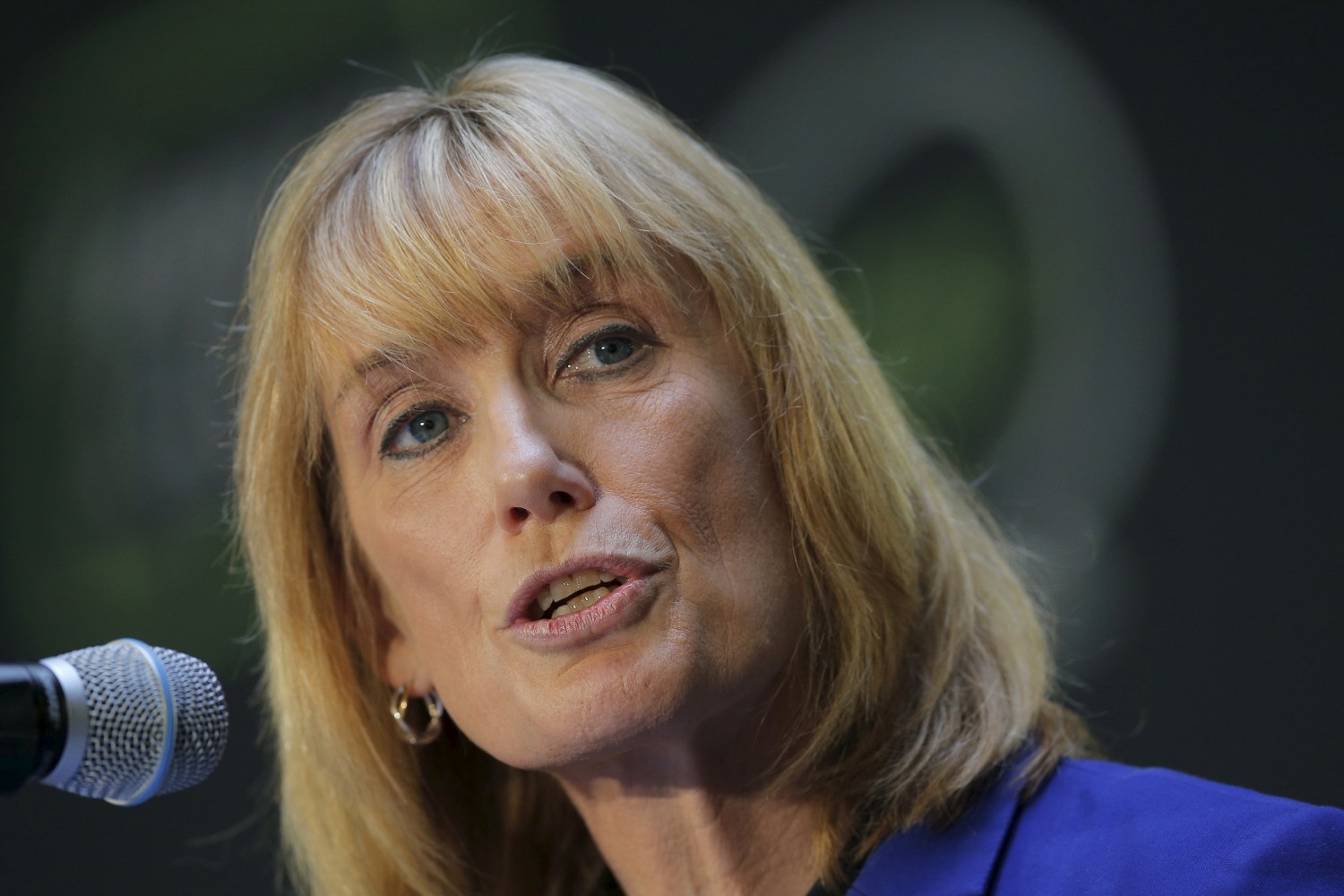New Hampshire Governor Maggie Hassan speaks at the No Labels Problem Solver Convention in Manchester, New Hampshire October 12, 2015. REUTERS/Brian Snyder - RTS43ZV