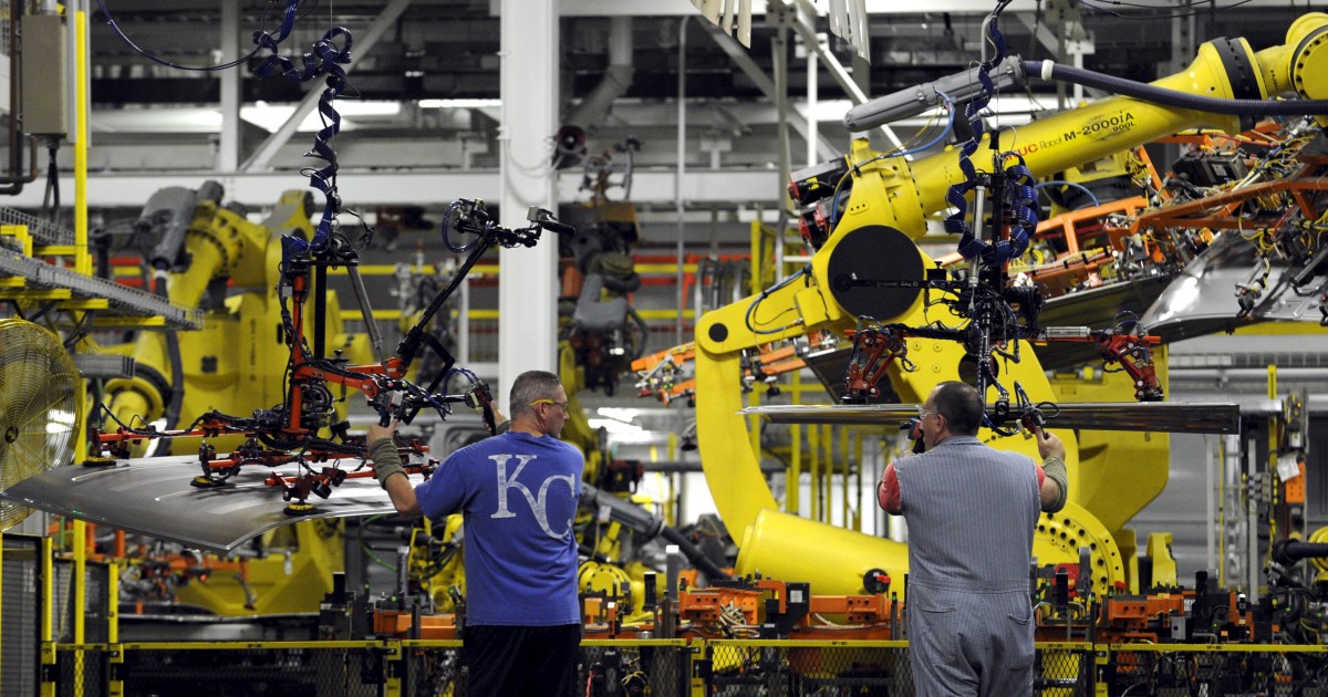 Why Trump’s factory job promises won’t pan out—in one chart