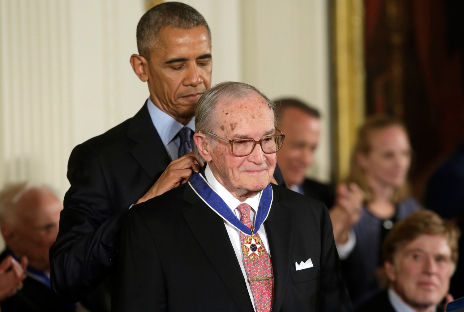U.S. President Barack Obama awards attorney Newt Minow (R) the Presidential Medal of Freedom