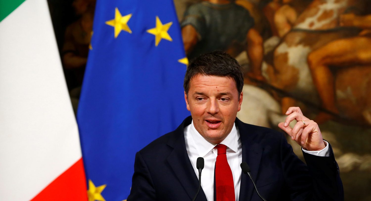 Italy's Prime Minister Matteo Renzi speaks during a news conference at the Chigi Palace in Rome November 28, 2016 . REUTERS/Tony Gentile - RTSTOV1