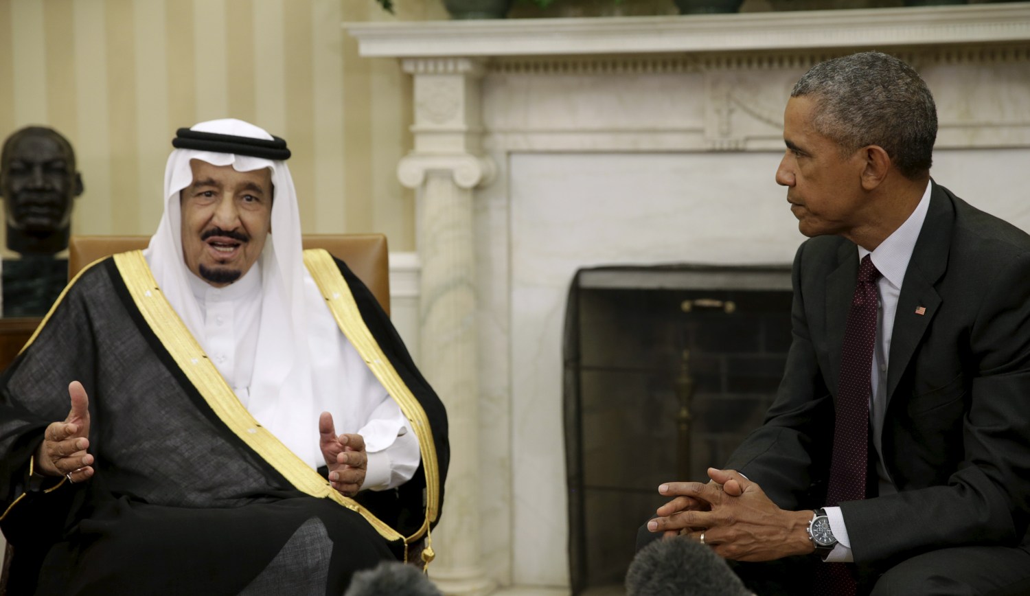 U.S. President Barack Obama (R) meets with Saudi King Salman bin Abdulaziz in the Oval Office of the White House in Washington September 4, 2015. This is the king's first visit to the United States since ascending to the throne in January. REUTERS/Gary Cameron