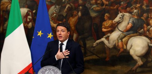 Italian Prime Minister Matteo Renzi speaks during a media conference after a referendum on constitutional reform at Chigi palace in Rome, Italy, December 5, 2016. REUTERS/Alessandro Bianchi - RTSUMYV