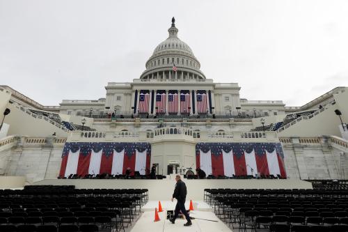 Workers prepare for the inauguration of U.S. President-Elect Donald Trump at the U.S. Capitol in Washington, DC, U.S., January 19, 2017. REUTERS/Brian Snyder - RTSWB74