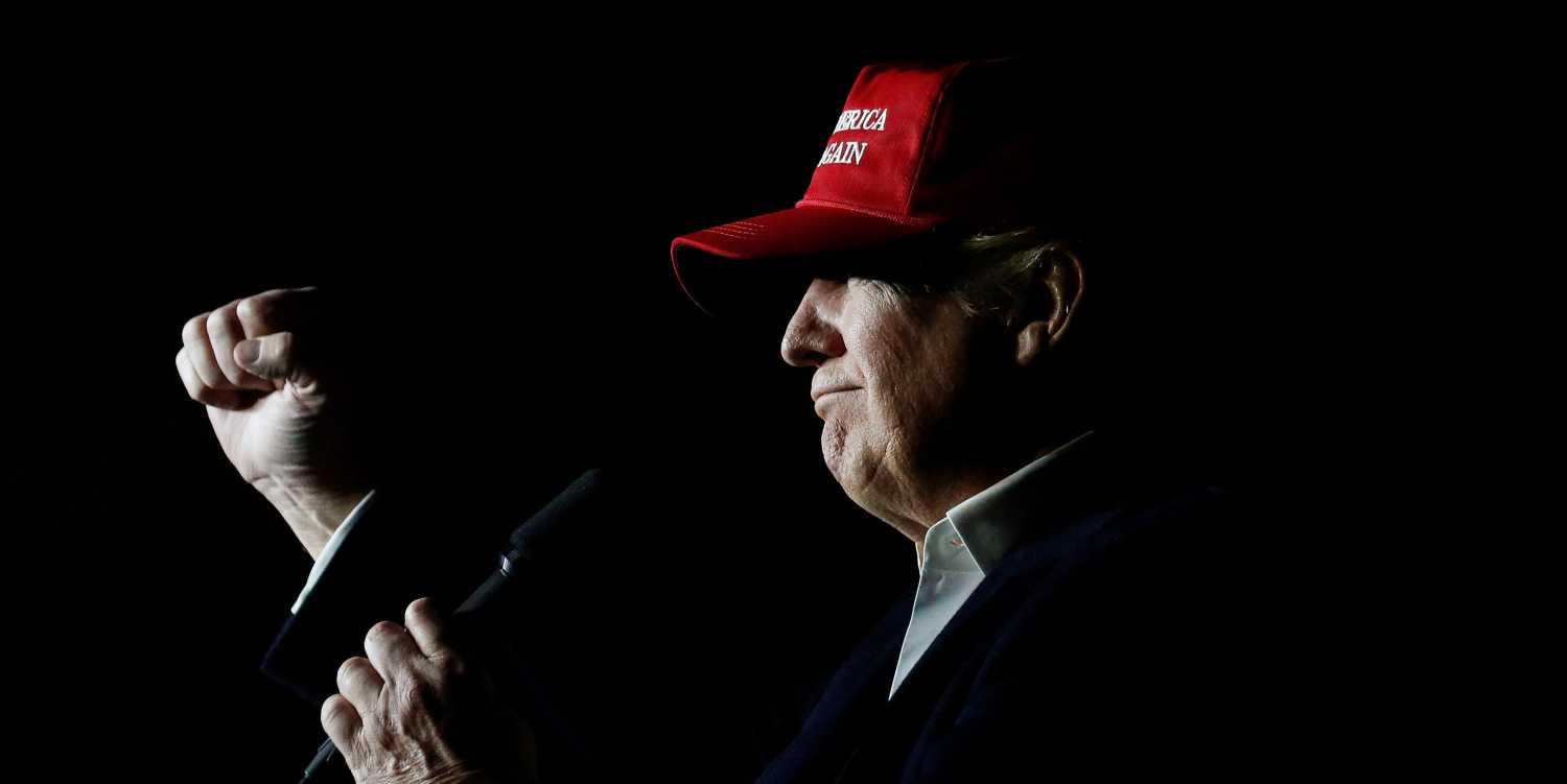 Republican presidential nominee Donald Trump attends a campaign rally in Moon, Pennsylvania, U.S. November 6, 2016. REUTERS/Carlo Allegri - RTX2S8M7