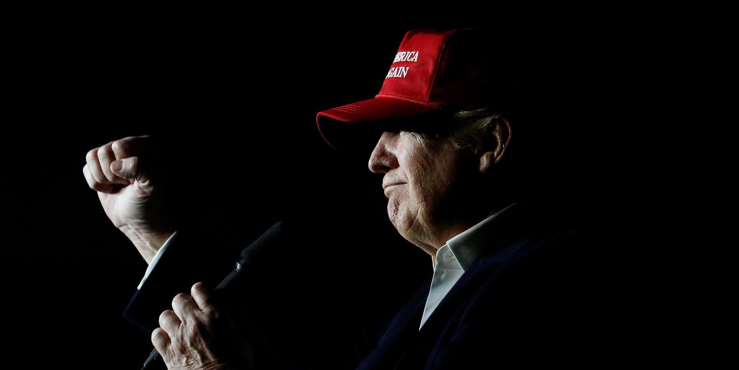 Republican presidential nominee Donald Trump attends a campaign rally in Moon, Pennsylvania, U.S. November 6, 2016. REUTERS/Carlo Allegri - RTX2S8M7