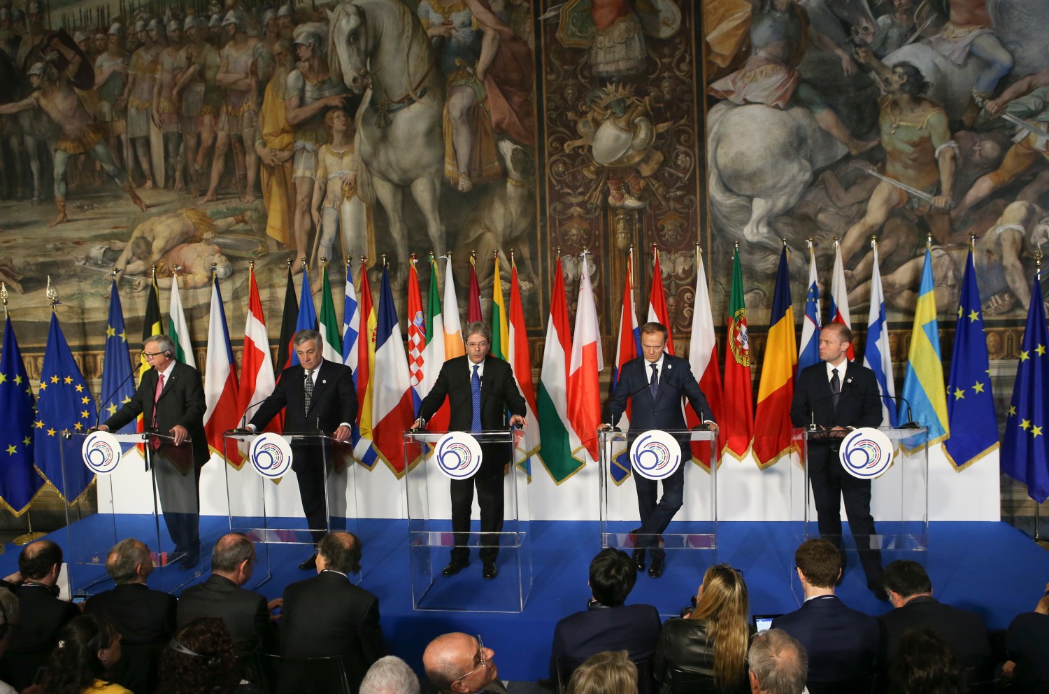 (L-R) European Commission President Jean-Claude Juncker, European Parliament President Antonio Tajani, Italy's Prime Minister Paolo Gentiloni, European Council President Donald Tusk and Malta's Prime Minister Joseph Muscat attedns a news conference at the end of the EU leaders meeting on the 60th anniversary of the Treaty of Rome, in Rome, Italy March 25, 2017. REUTERS/Remo Casilli - RTX32OA0