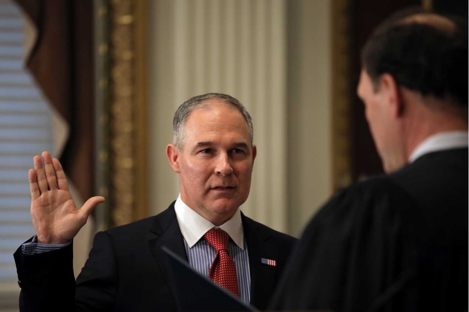 Scott Pruitt taking oath