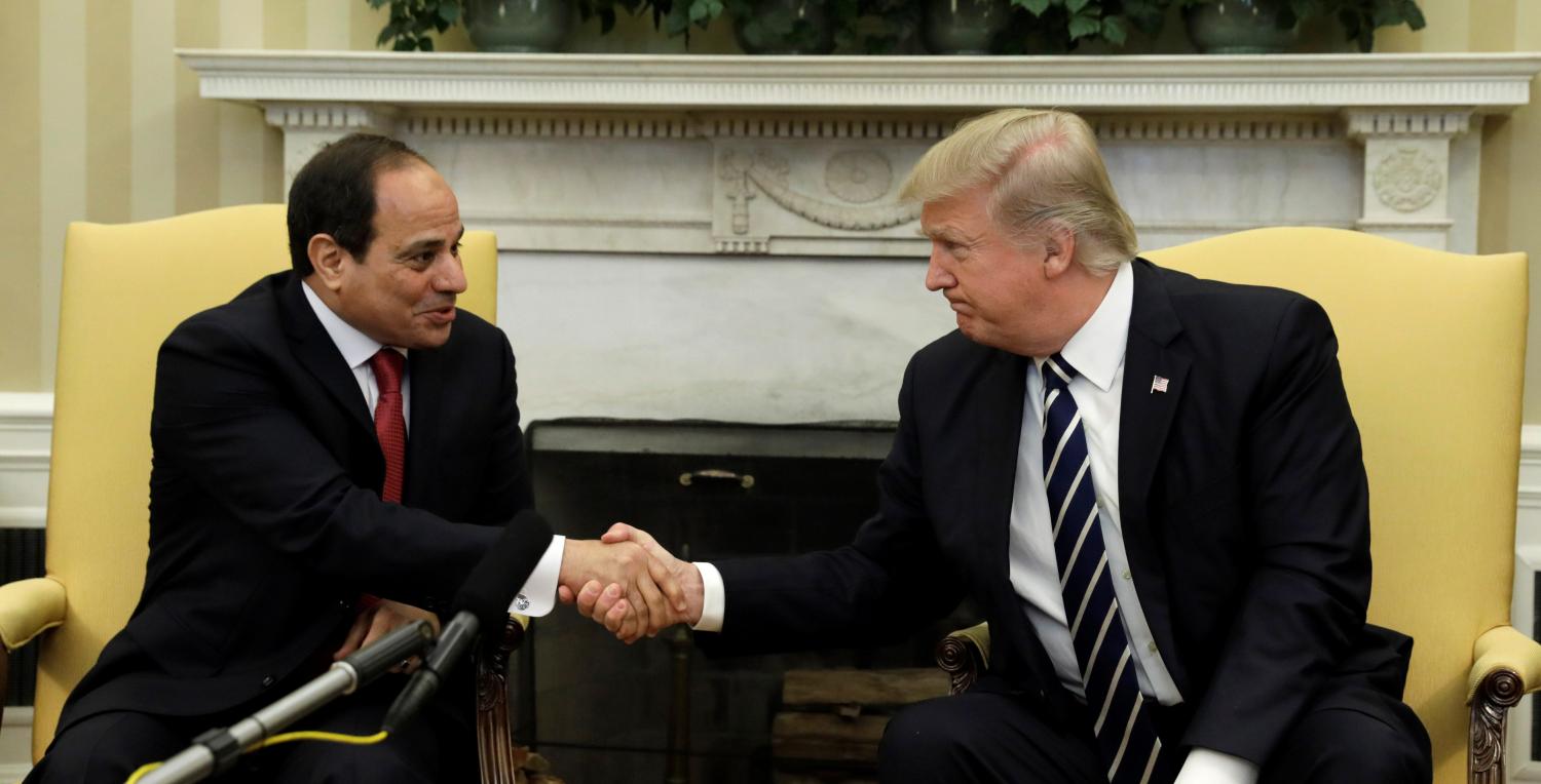 U.S. President Donald Trump meets Egyptian President Abdel Fattah al-Sisi in the Oval Office of the White House in Washington, U.S., April 3, 2017. REUTERS/Kevin Lamarque - RTX33W7Y