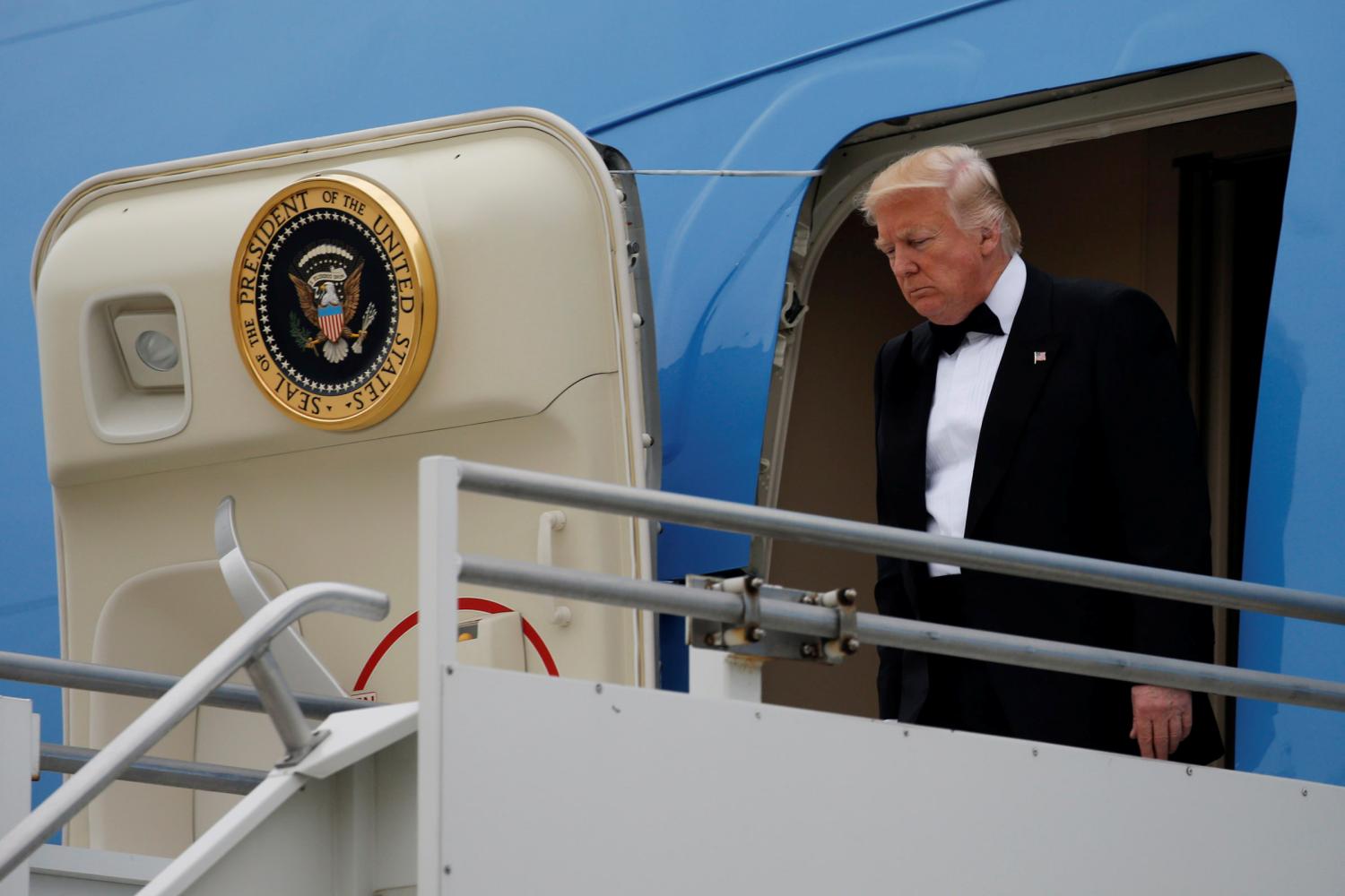 U.S. President Donald Trump arrives aboard Air Force One at JFK International Airport in New York, U.S. May 4, 2017. REUTERS/Jonathan Ernst - RTS1589H