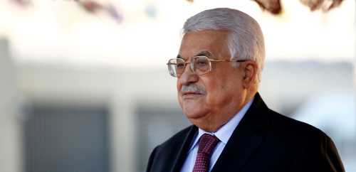 Palestinian President Mahmoud Abbas is received on his arrival at the Bole International Airport ahead of the 28th Ordinary Session of the Assembly of the Heads of State and the Government of the African Union in Ethiopia's capital Addis Ababa, January 29, 2017. REUTERS/Tiksa Negeri - RTSXXJC