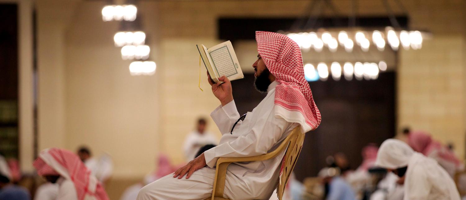 A man reads the Koran in a mosque during the fasting month of Ramadan, in Riyadh, Saudi Arabia, May 29, 2017. REUTERS/Faisal Al Nasser - RTX38443