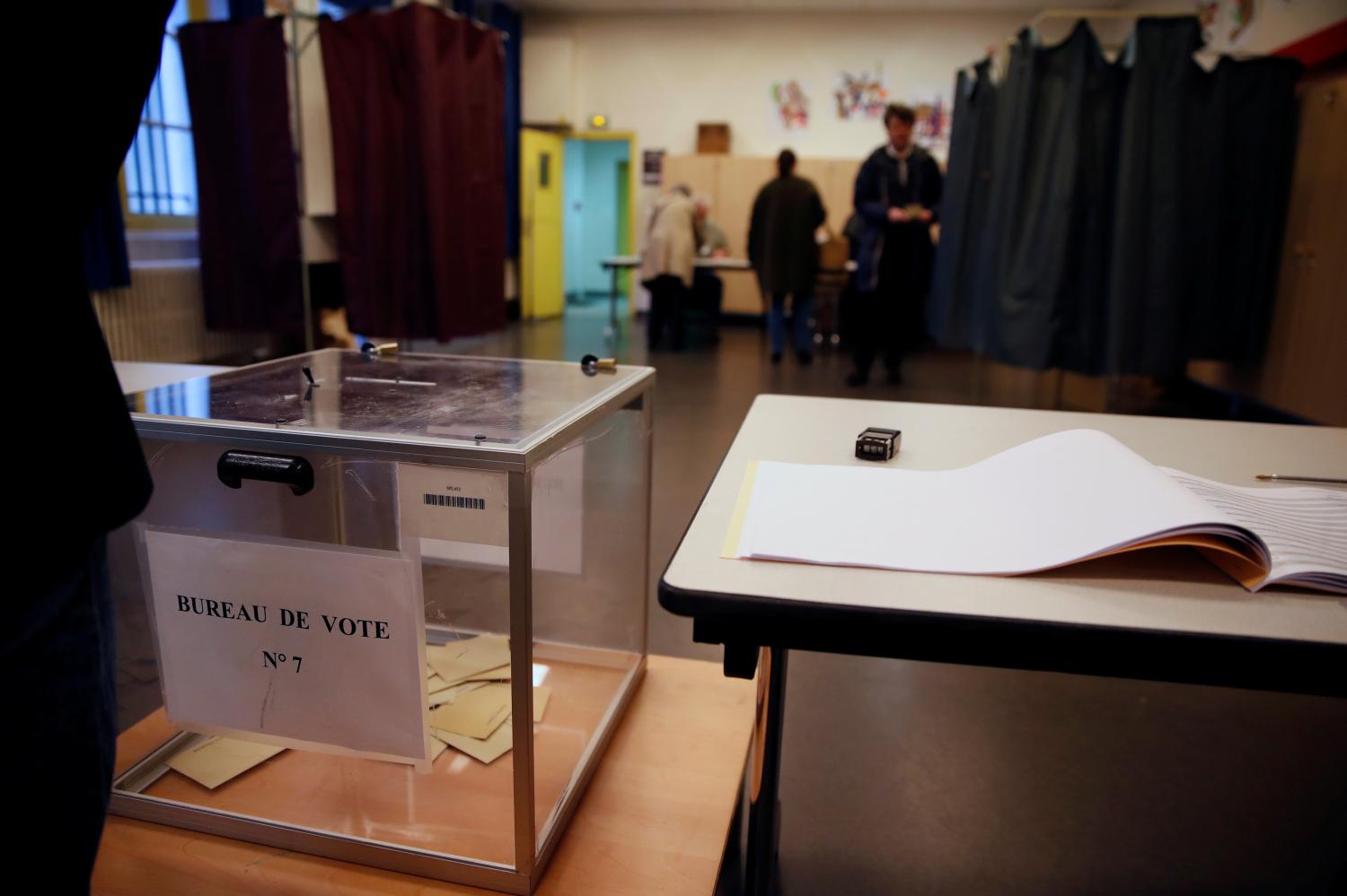 A ballot box is seen during the vote in the first round of 2017 French presidential election at a polling station in Paris, France, April 23, 2017. REUTERS/Christian Hartmann