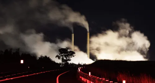 Photo: Steam and other emissions rise from a coal-fired power station near Lithgow, 120 km (75 miles) west of Sydney, July 7, 2011. Australia is set to slap a carbon tax of A$23 a metric ton ($24.60) on its major emitters, newspapers said on Thursday, but it has halved the number of companies liable for the tax in a bid to overcome hostility to the policy. REUTERS/Daniel Munoz (AUSTRALIA - Tags: POLITICS ENVIRONMENT BUSINESS IMAGES OF THE DAY) - RTR2OKTU