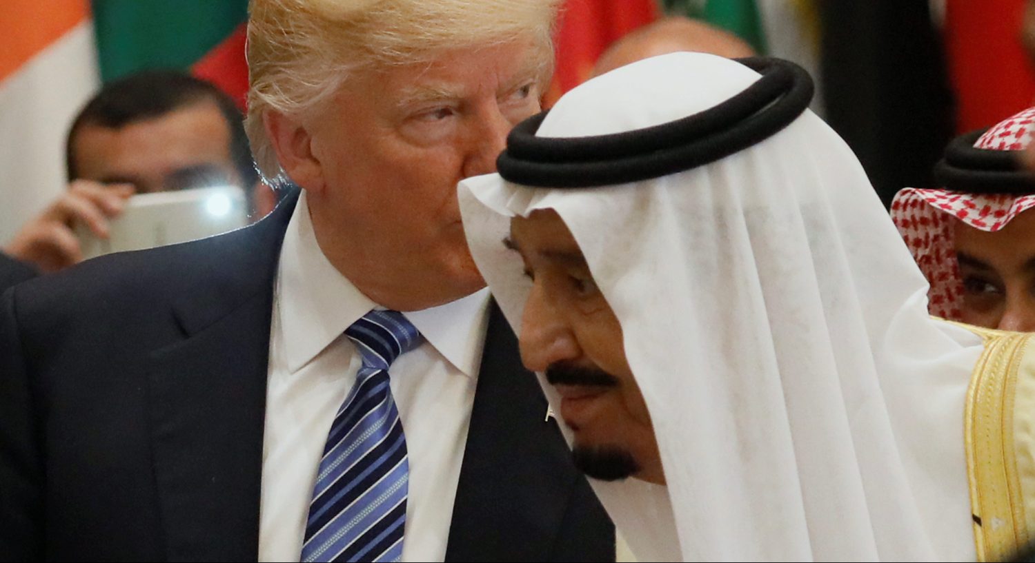 U.S. President Donald Trump and Saudi Arabia's King Salman bin Abdulaziz Al Saud (R) attend the Arab Islamic American Summit in Riyadh, Saudi Arabia May 21, 2017. REUTERS/Jonathan Ernst - RTX36TTB