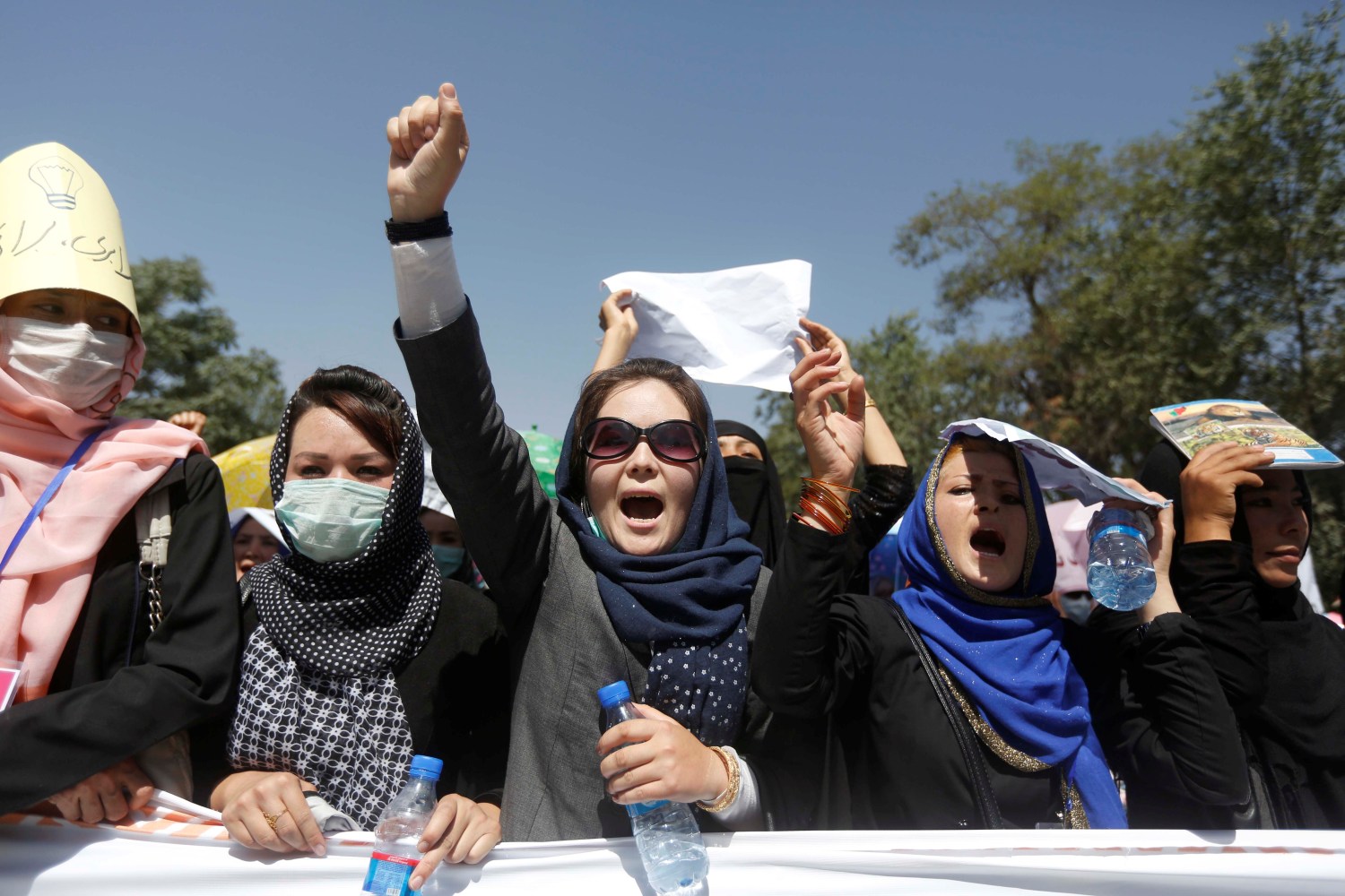 Women demonstrators from Afghanistan's Hazara minority attend a protest in Kabul, Afghanistan July 23, 2016. REUTERS/Omar Sobhani - S1AETREXSMAB