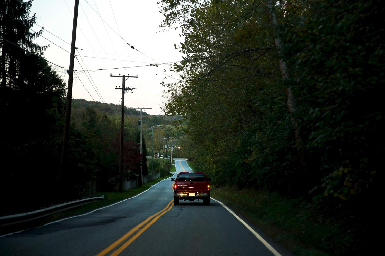 Donnie Gooding and Katy Yeager Gooding drive to dinner with their baby Kennedy Gooding in Barboursville, West Virginia, October 18, 2015. Picture taken October 18, 2015. To match Special Report BABY-OPIOIDS/ REUTERS/Jonathan Ernst - GF10000257877
