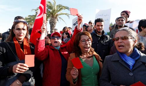 Protesters shout slogans during protests against rising prices and tax increases, in Tunis, Tunisia January 26, 2018. REUTERS/Zoubeir Souissi - RC13093E3FD0