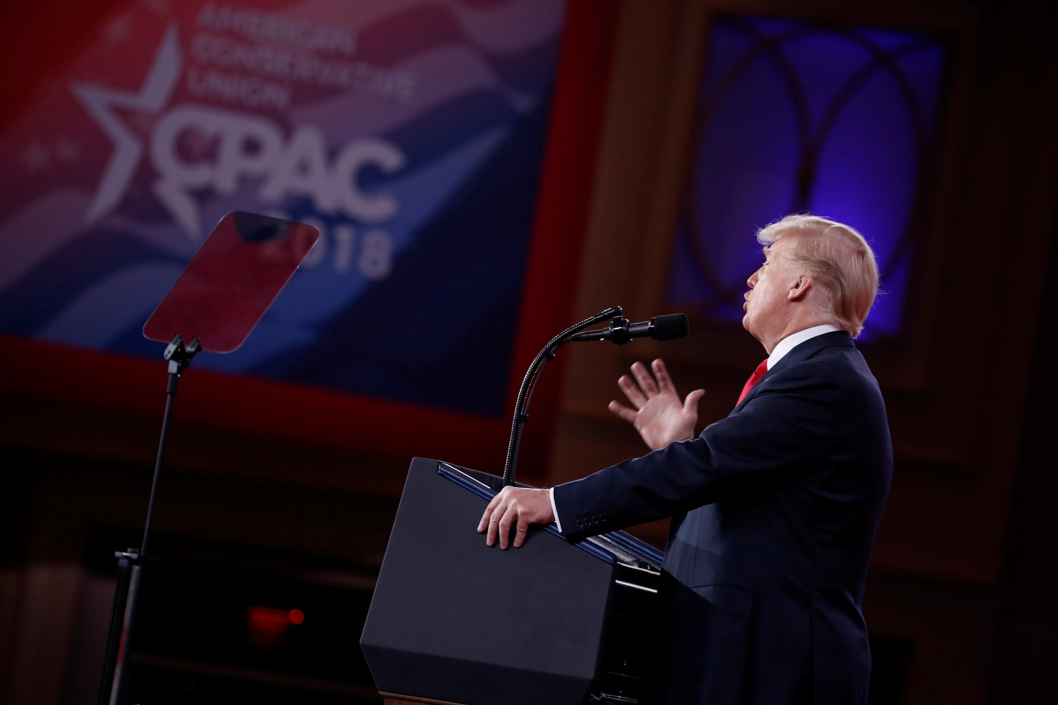 U.S. President Donald Trump speaks at the Conservative Political Action Conference (CPAC) at National Harbor, Maryland, U.S., February 23, 2018. REUTERS/Joshua Roberts - RC1E6A6C15C0