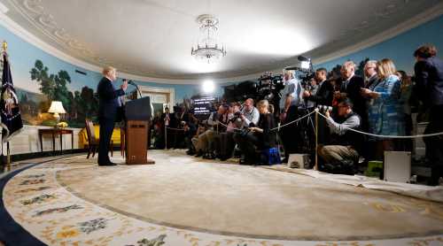 U.S. President Donald Trump announces his intent to withdraw from the JCPOA Iran nuclear agreement in the Diplomatic Room at the White House in Washington, U.S., May 8, 2018. REUTERS/Jonathan Ernst - HP1EE581GJIUD