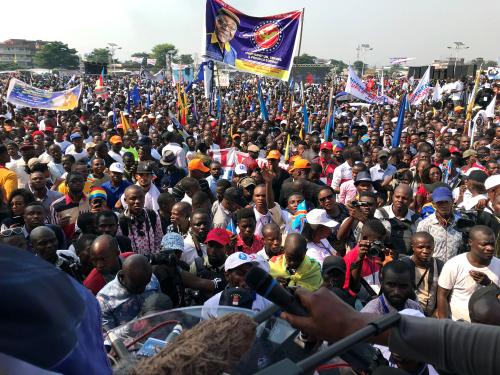 Supporters of Congolese exiled opposition leader Moise Katumbi gather to watch his address via a video link in Kinshasa, Democratic Republic of Congo June 9, 2018. REUTERS/Benoit Nyemba - RC1BE5D84170