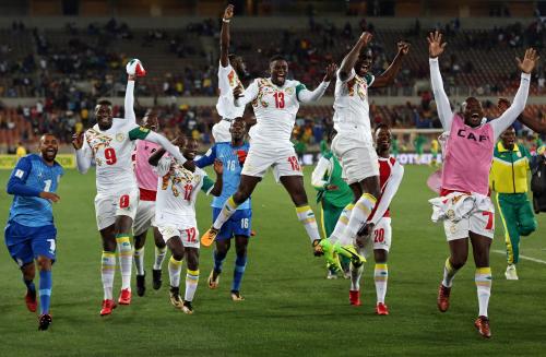 Soccer Football - 2018 World Cup Qualifiers - South Africa v Senegal - Peter Mokaba Stadium, Polokwane, South Africa - November 10, 2017 - Senegal soccer players celebrate their win over South Africa. REUTERS/Siphiwe Sibeko - RC12CE3DF140