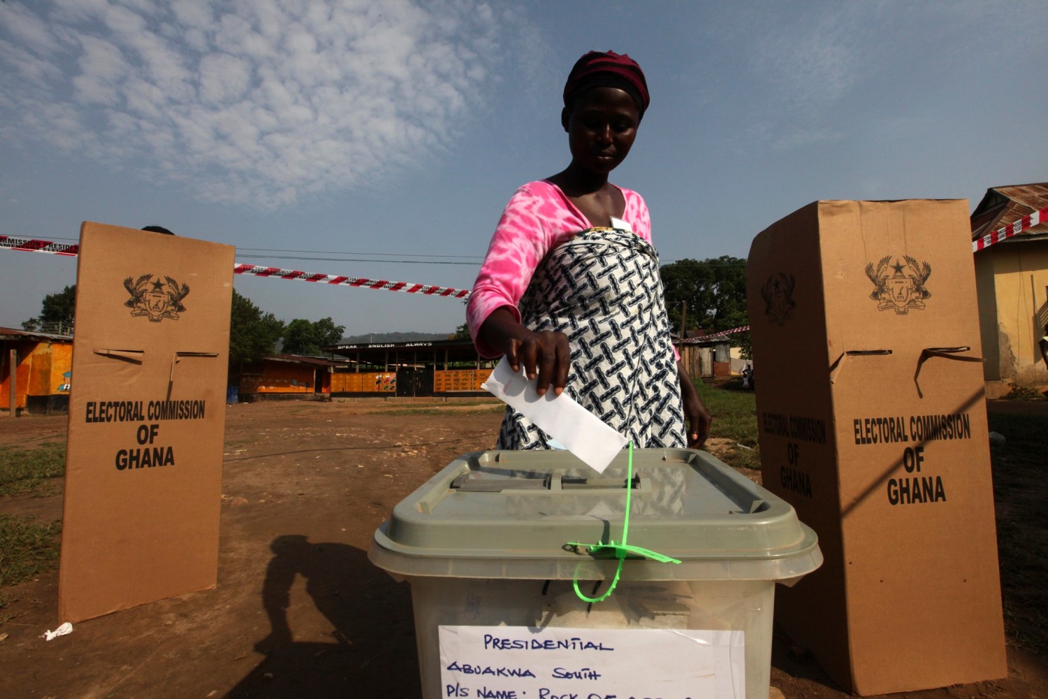A woman votes at a polling station in Kibi, eastern region of Ghana and stronghold of presidential candidate Nana Akufo-Addo of the opposition New Patriotic Party (NPP), December 7, 2012. Ghanaians choose on Friday who will run one of Africa's most stable democracies as a surge in oil revenues promises to boost development and economic growth. Ghana has earned a reputation as an oasis of stability and progress in West Africa, a part of the world better known for civil wars, coups, entrenched poverty and corruption. REUTERS/Luc Gnago (GHANA - Tags: POLITICS ELECTIONS) - GM1E8C71DSM01