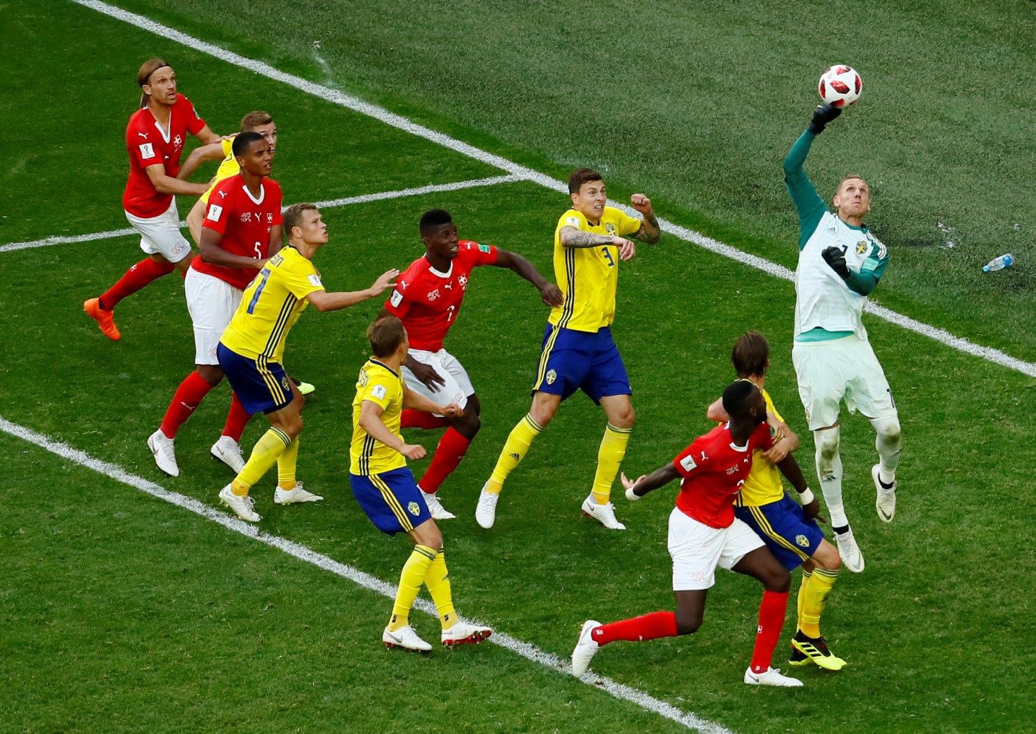 Soccer Football - World Cup - Round of 16 - Sweden vs Switzerland - Saint Petersburg Stadium, Saint Petersburg, Russia - July 3, 2018  Sweden's Robin Olsen in action  REUTERS/Jason Cairnduff     TPX IMAGES OF THE DAY - RC1C8474D500