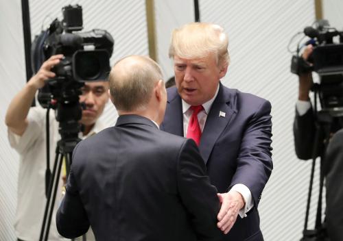 U.S. President Donald Trump and Russian President Vladimir Putin talk before a session of the APEC summit in Danang, Vietnam November 11, 2017. Sputnik/Mikhail Klimentyev/Kremlin via REUTERS ATTENTION EDITORS - THIS IMAGE WAS PROVIDED BY A THIRD PARTY. - RC16B5325160