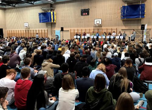 Students attend political debate at the Cathedral School in Hamar, Norway September 1, 2017. Picture taken September 1, 2017. REUTERS/Lefteris Karagiannopoulos - RC1EC9E155C0